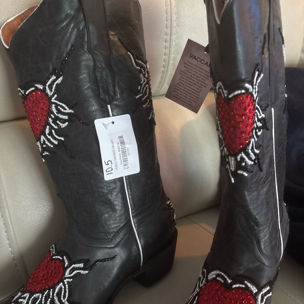 Black and Red Heeled Boots with Sleek Design